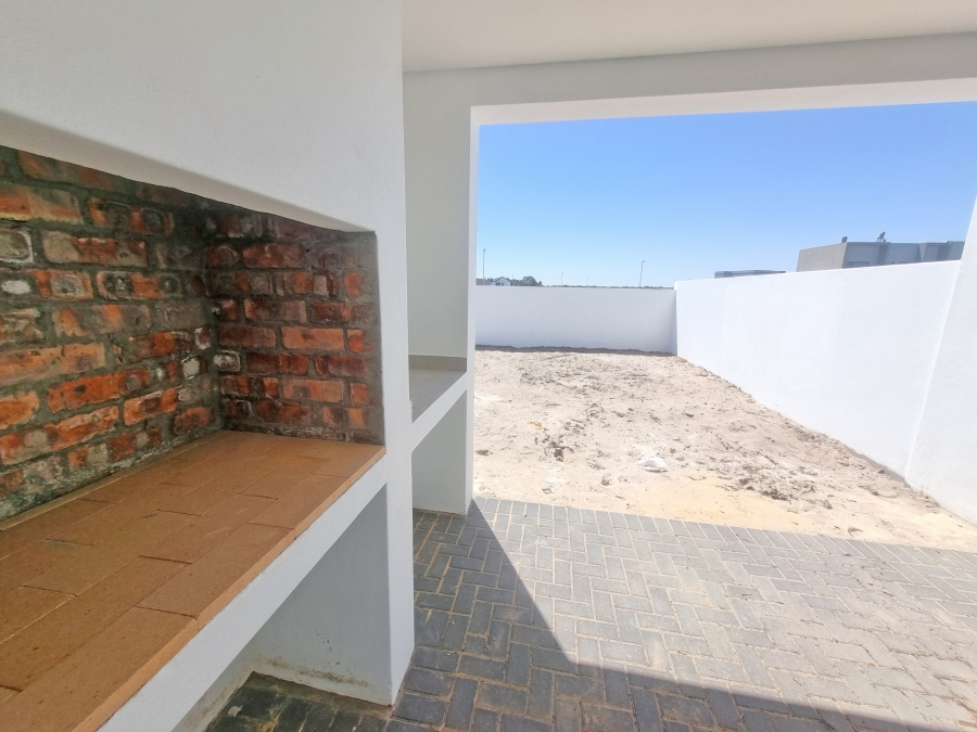 To Let 4 Bedroom Property for Rent in Cape Farms Western Cape